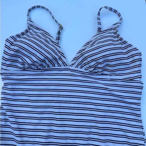 Kona sol size large one piece bathing suit - Picture 3 of 9